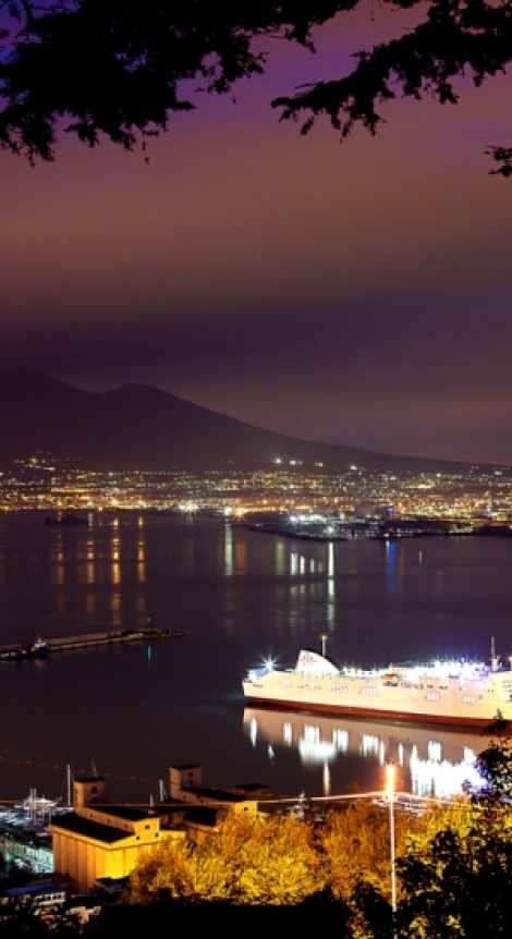 Napoli. L'arte di notte